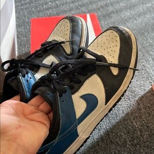 Nike Men's Black and Blue Sneakers